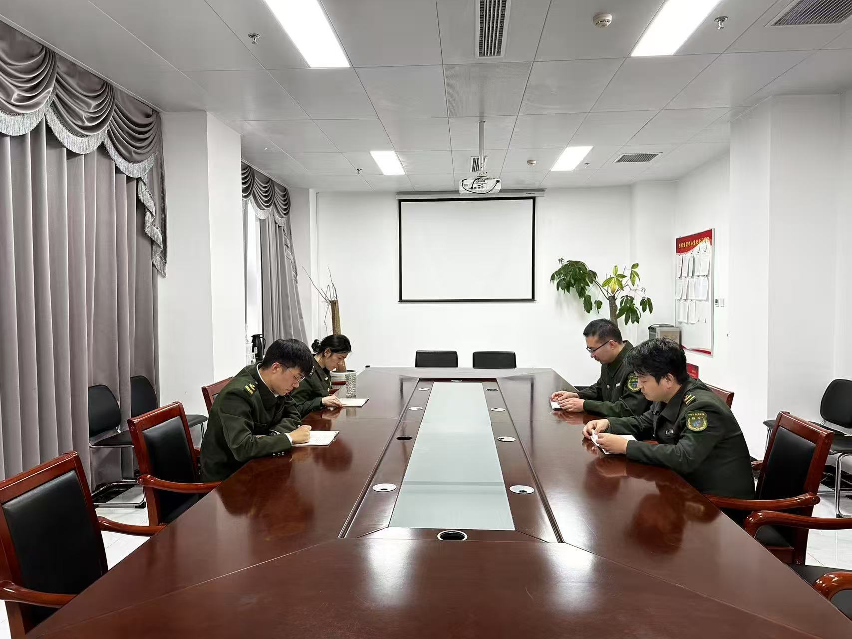 4e5f0eec4ec09a66909a31559de443d.jpg 4e5f0eec4ec09a66909a31559de443d.jpg